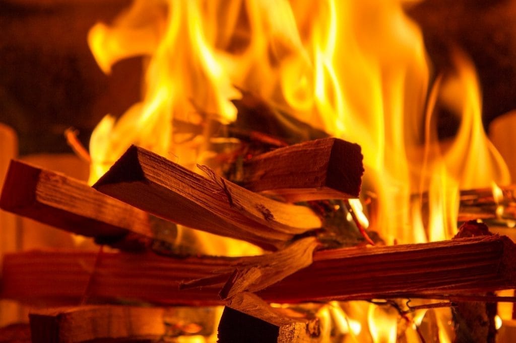 foc cu lemne